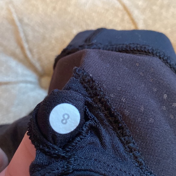 Lululemon bra in black barely worn - Picture 4 of 4